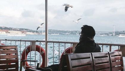 威廉希尔官网-WTT新加坡大满贯：孙颖莎3-1帕拉南 国乒多人携手晋级